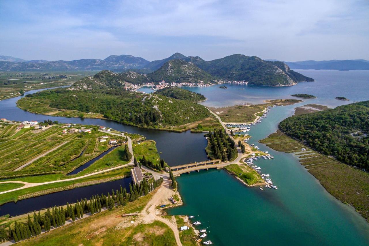 Apartments By The Sea Blace, Neretva Delta - Usce Neretve - 16068 מראה חיצוני תמונה