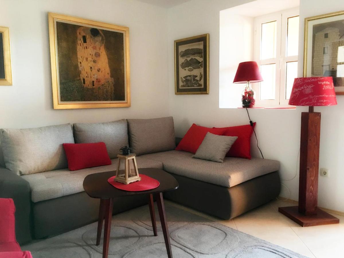 Apartments By The Sea Blace, Neretva Delta - Usce Neretve - 16068 מראה חיצוני תמונה