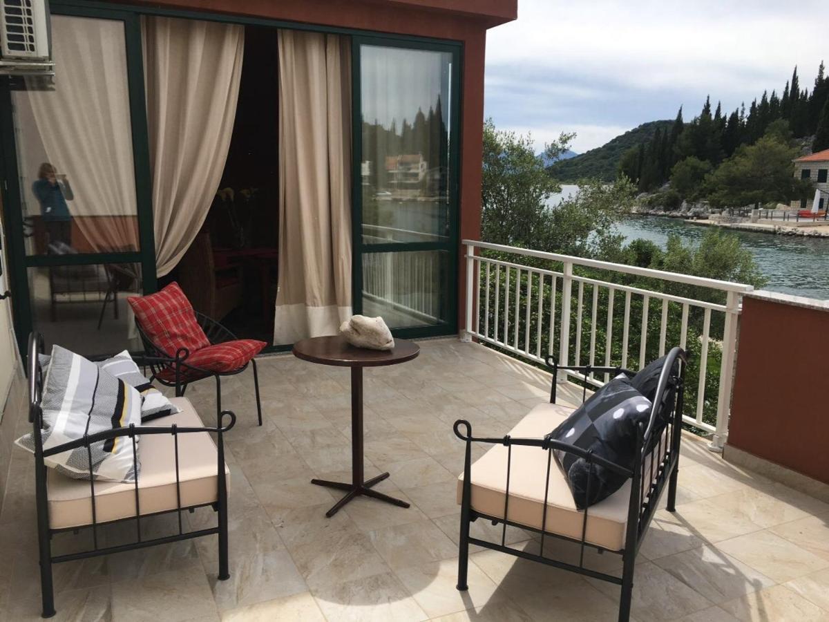 Apartments By The Sea Blace, Neretva Delta - Usce Neretve - 16068 מראה חיצוני תמונה